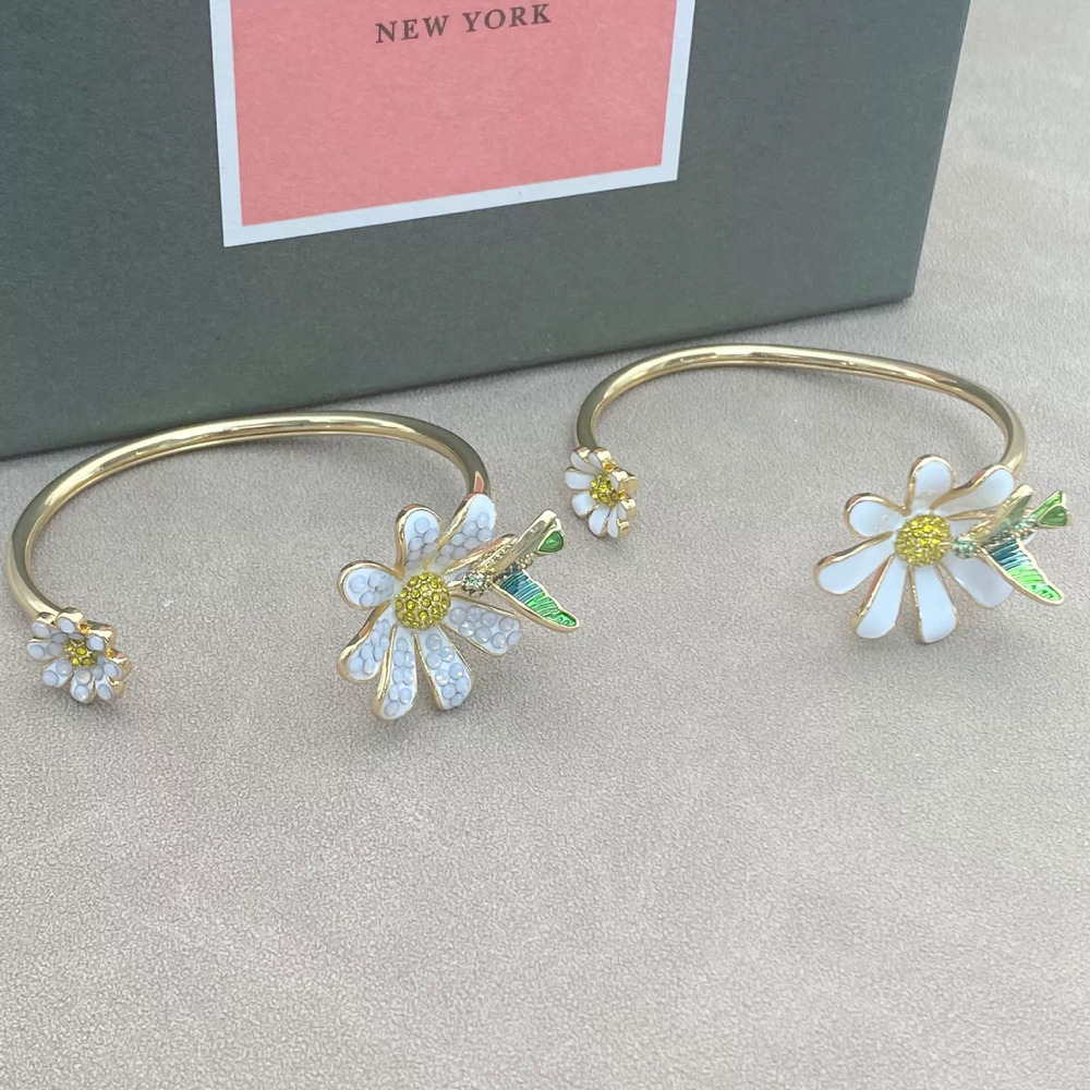 kate spade Daisy Hand Painted Enamel Bird Diamond Open Bangle